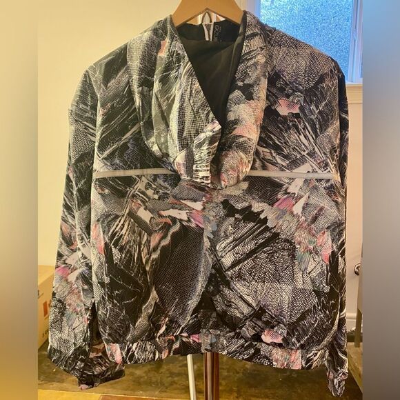 Onzie Science fiction windbreaker. Size S/M - Picture 6 of 9